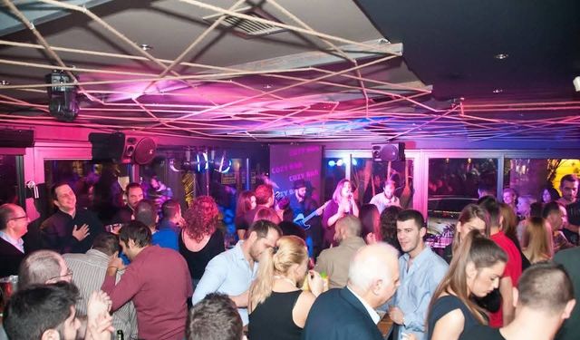 A busy event night at Cozy Varkiza